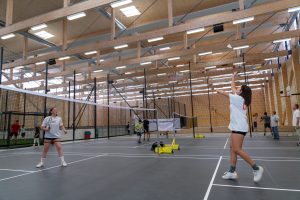 Moderne Badmintoncourts warten auf spannende Matches. © Kurt-Patzak-Photographie